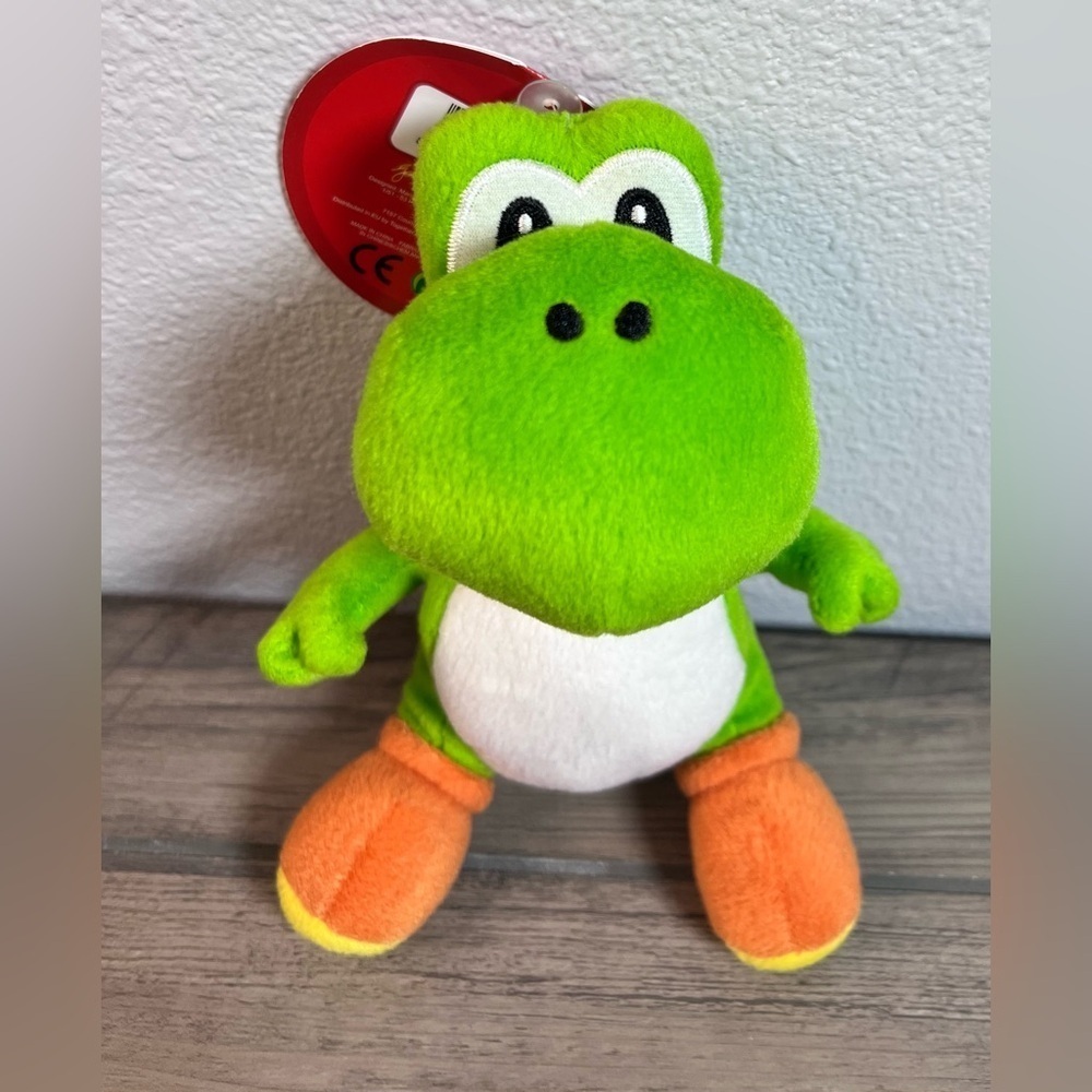 Super Mario Brothers 2010 Yoshi approx. 9" Plush By‎ Goldie Marketing with tags